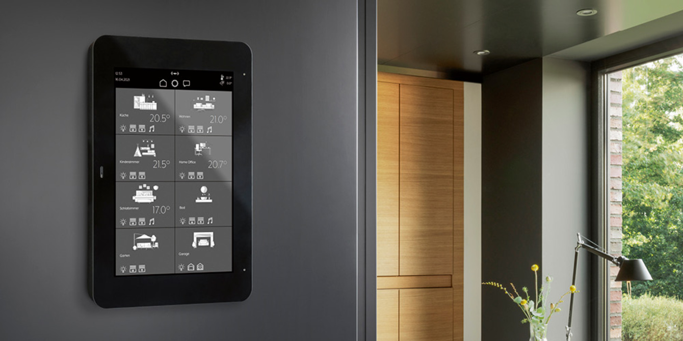 JUNG Smart Panel 8 bei Elektro-Technik Herold in Weismain